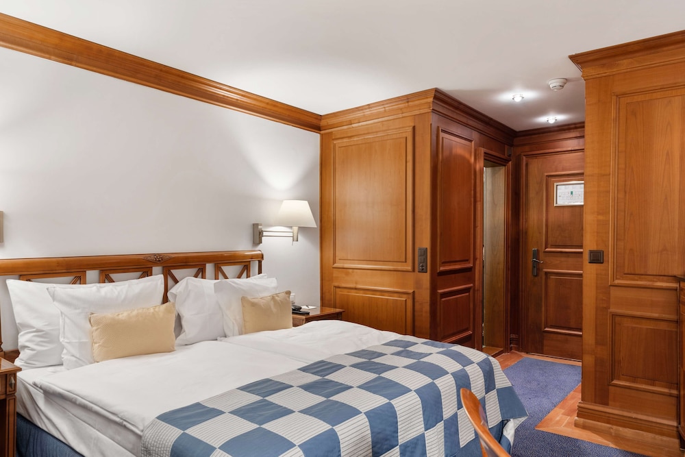 Grand Hotel Zermatterhof 11/50