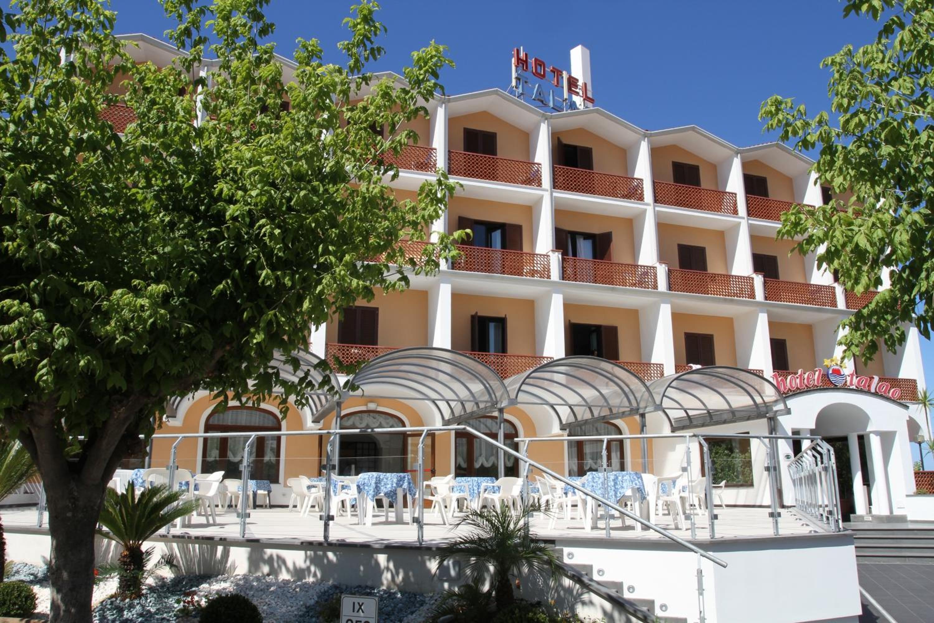 Hotel Talao S.A.S. 3/42