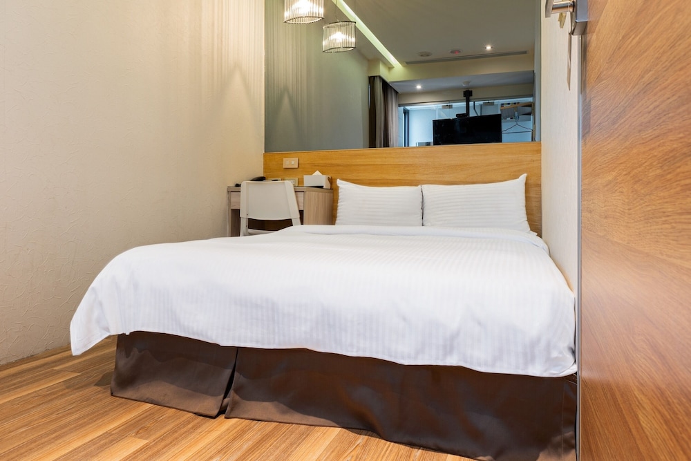 CHECK inn Express Taichung Fuxing Hall 2 35/42