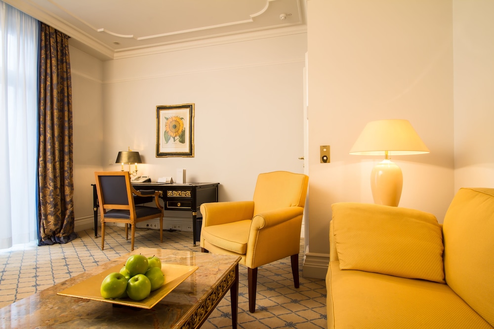 Excelsior Hotel Ernst 47/82