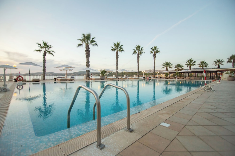 Dioscuri Bay Palace Hotel 45/75