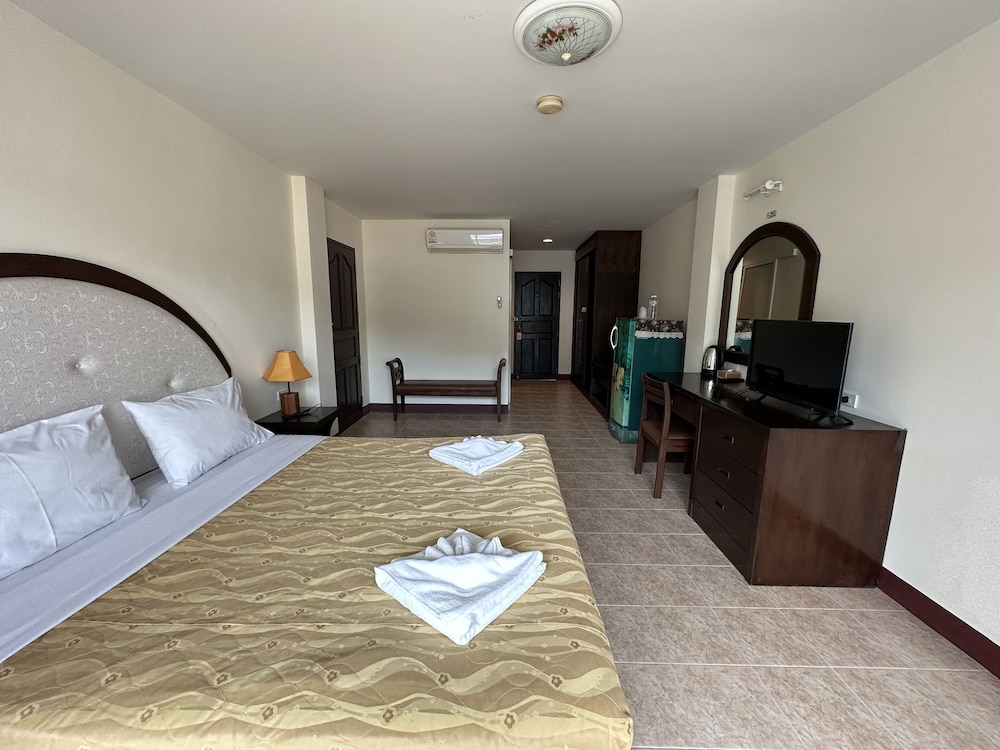 Kata Place Hotel 6/50