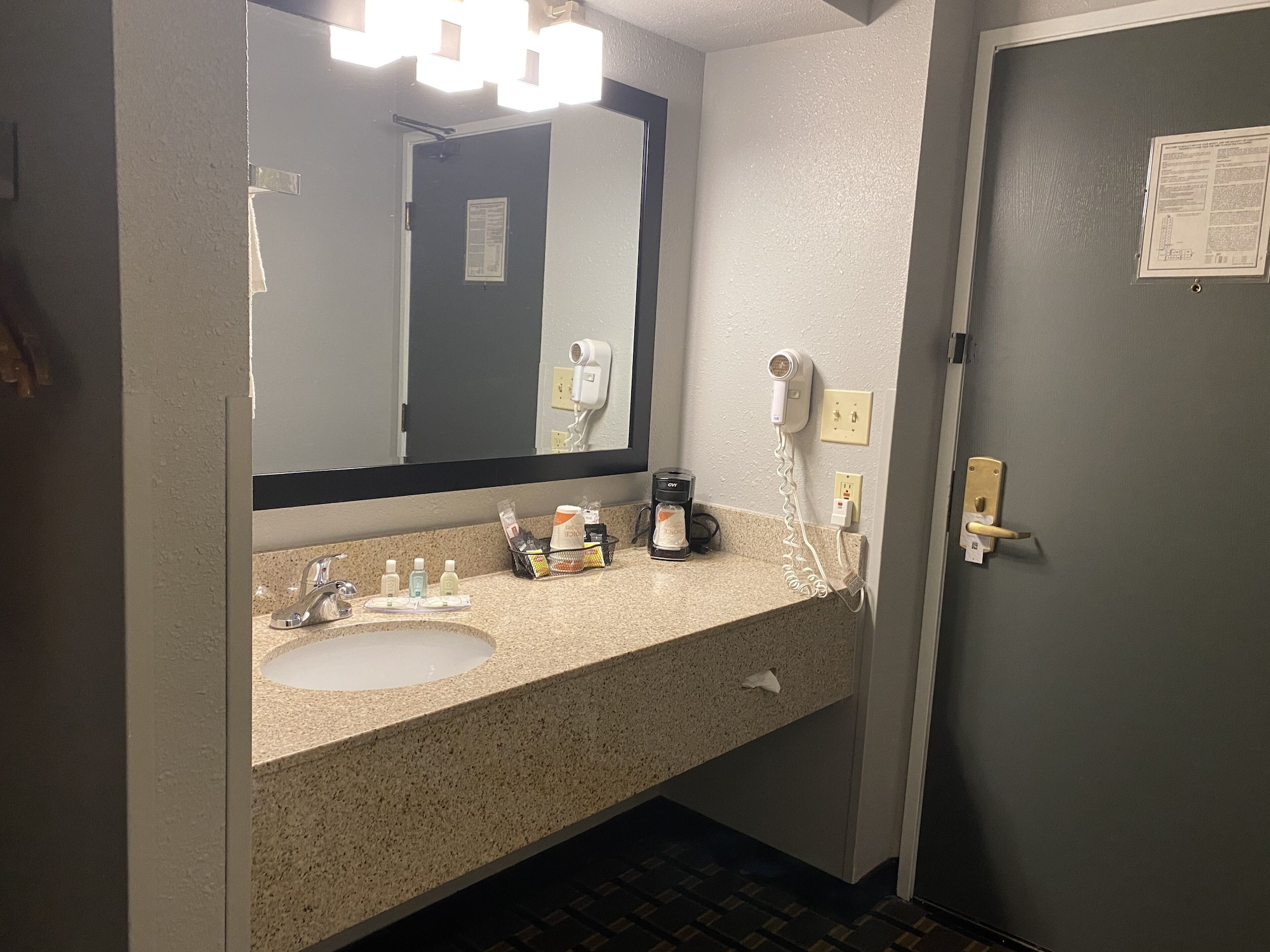 Room, 2 Queen Beds, Pool Side، Quality Inn Mauston I-90 9/10