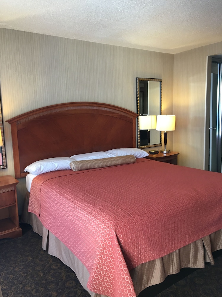 Royal Pacific Motor Inn 12/59