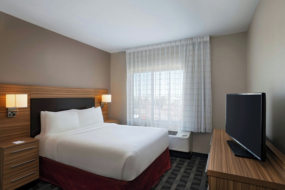 TownePlace Suites by Marriott El Paso North 6/32