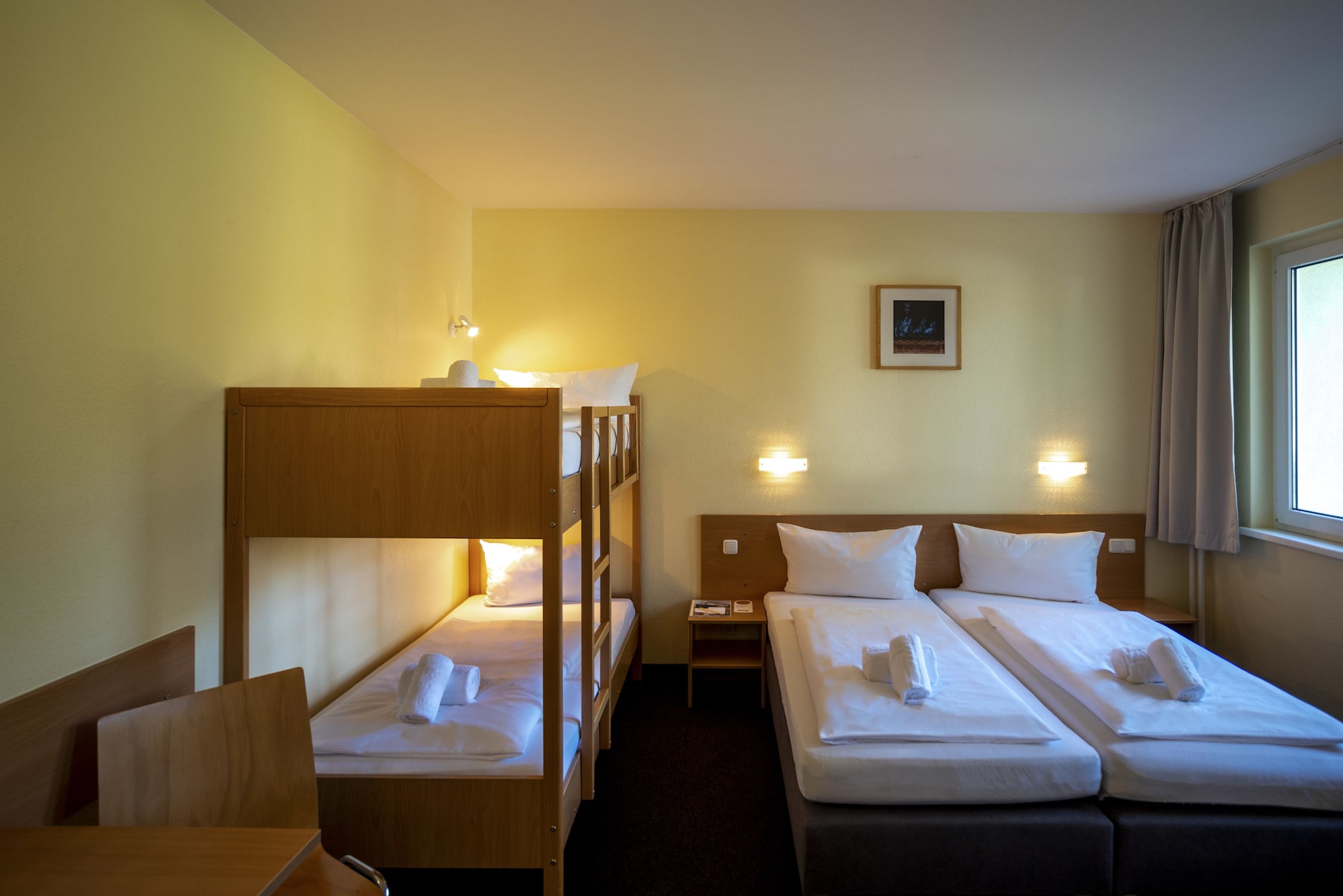 ROOM, QUADRUPLE