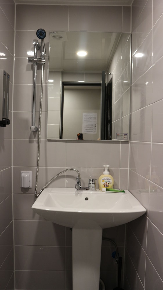 Zzzip Guest House 43/47
