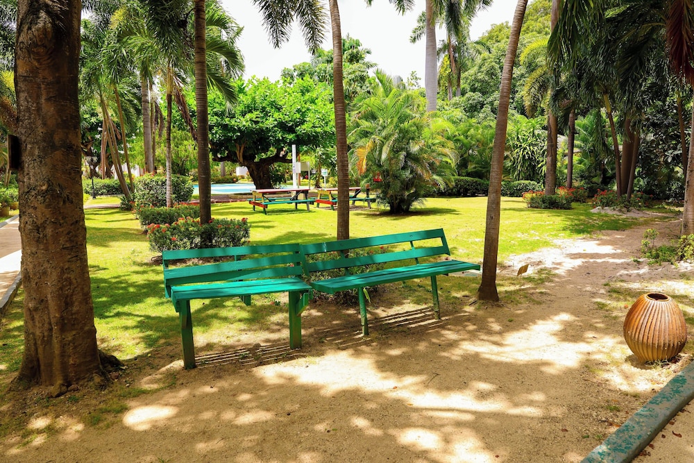 Muthu Crystal Cove Montego Bay 42/48
