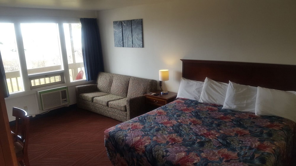 Motel Oasis Inn 41/56