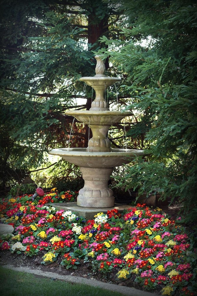 Lake Natoma Inn 39/46