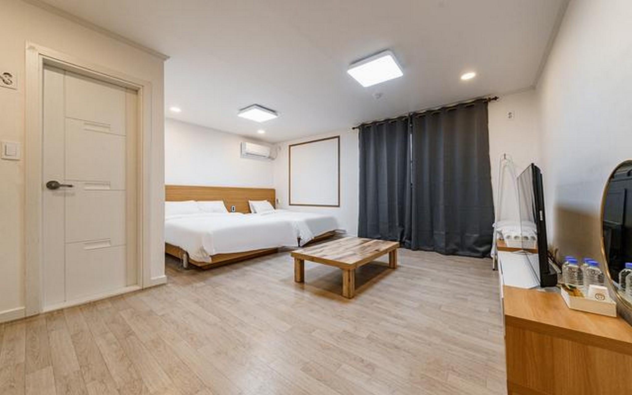 Condominium, Special, Type B, 1 Double and 1 Single Bed