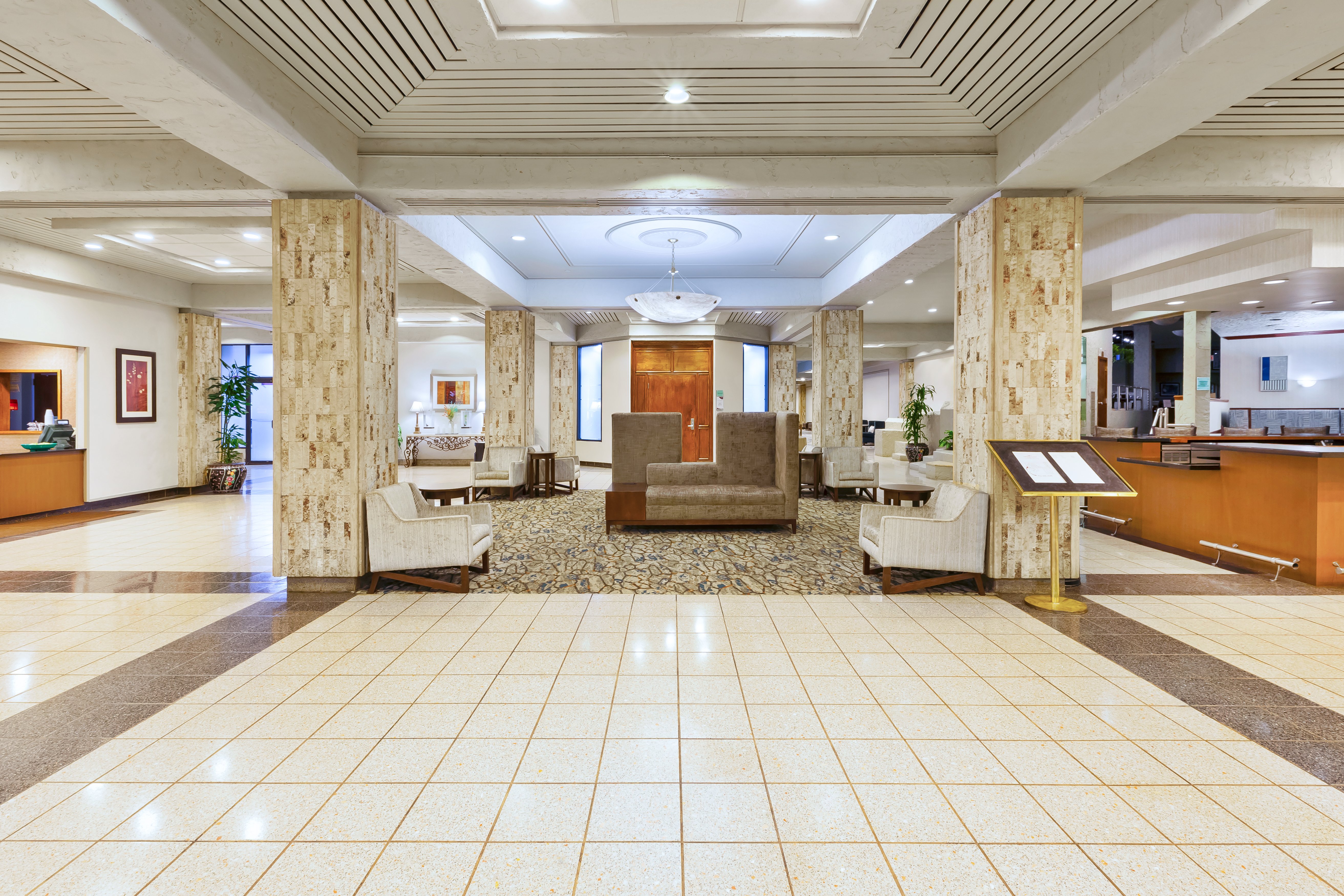 Crowne Plaza Columbus North-Worthington 10/56