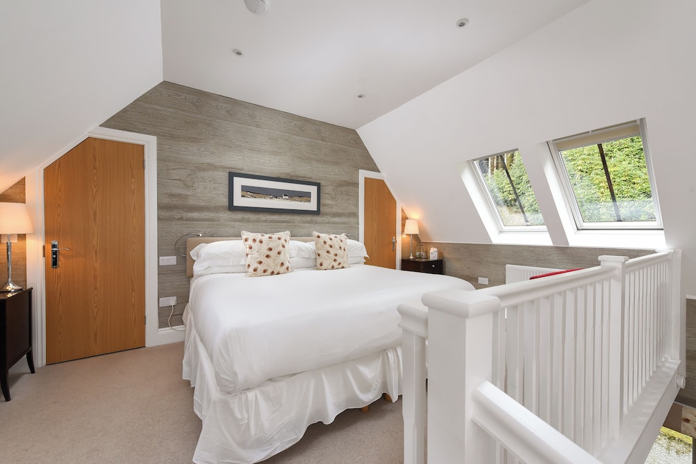 Semi Basement, Lodge, Suite, King Bed، GLENCOE HOUSE 2/3