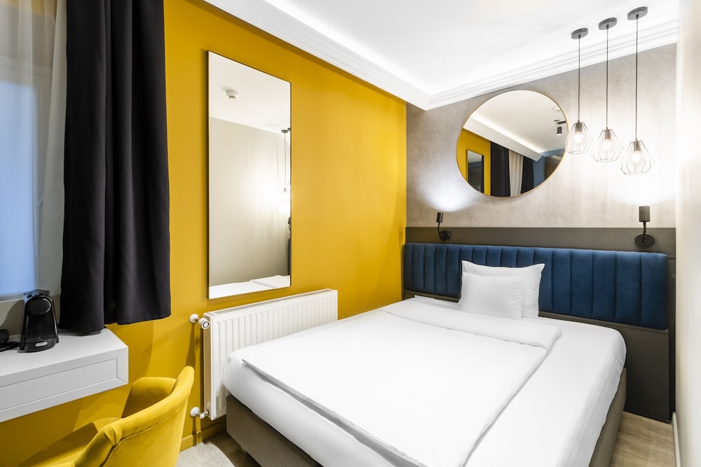 ROOM, SINGLE, SINGLE BED, COURTYARD VIEW