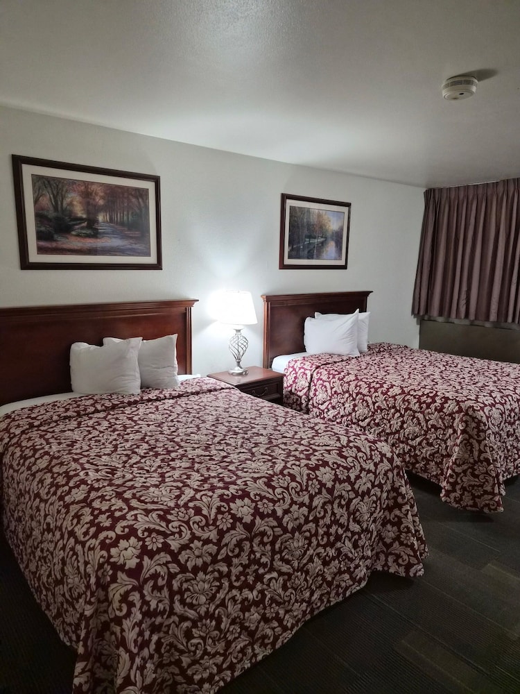 غرفة ديلوكس بسريرين كوين، Alex Hotel and Suites Anchorage Airport 3/6