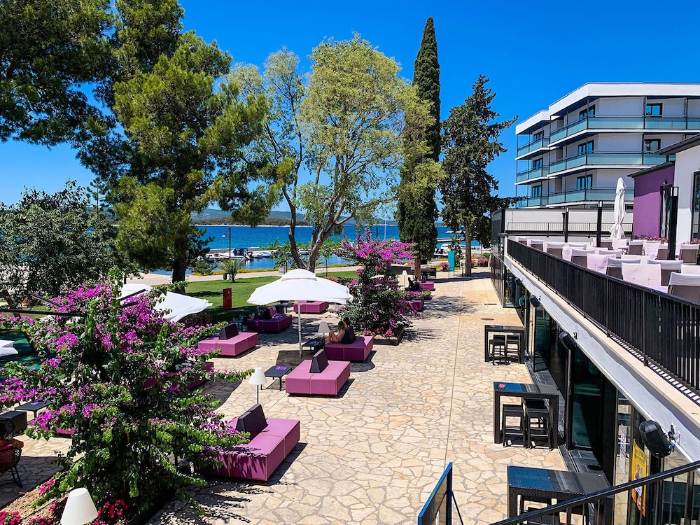 Ilirija Hotel 52/53