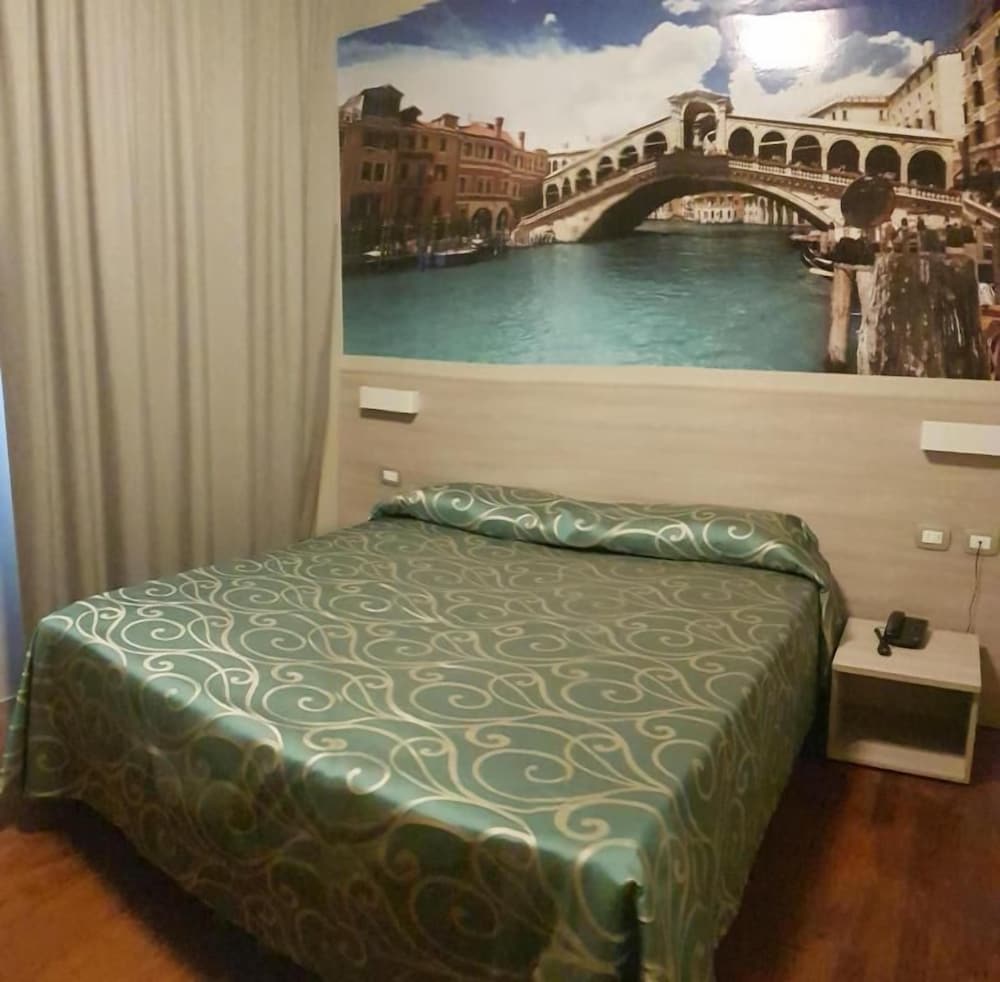 Hotel Altieri 30/55