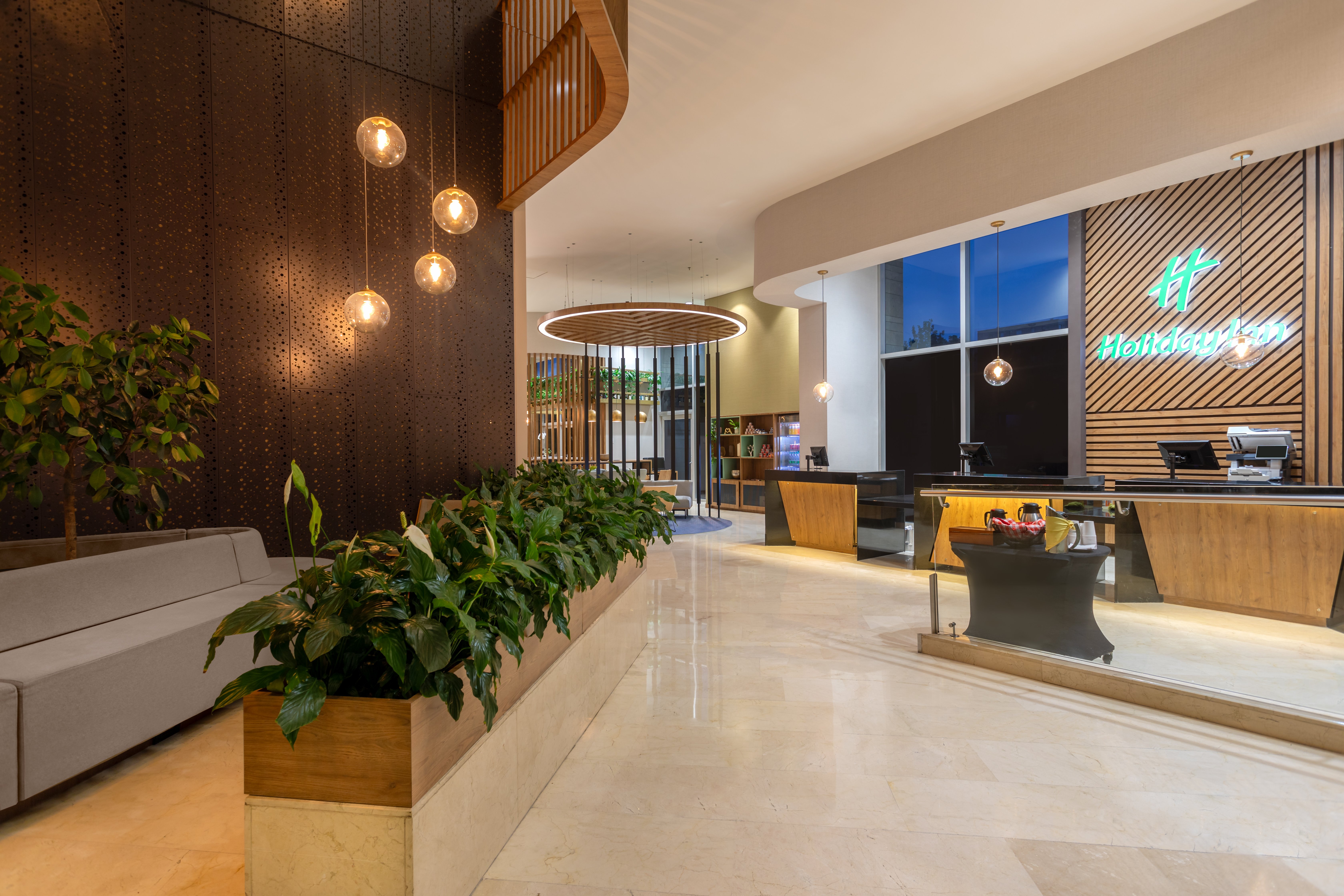 Holiday Inn Bogota Airport 13/75