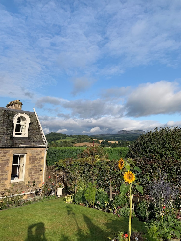 Leven House 40/46