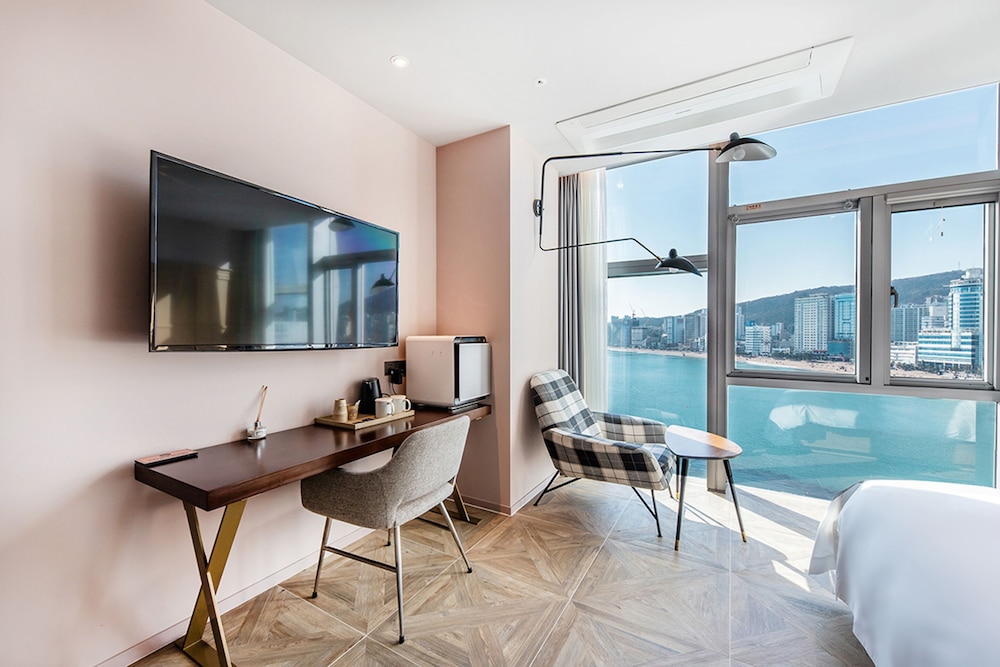 H Avenue Hotel Gwangali Beach 33/50