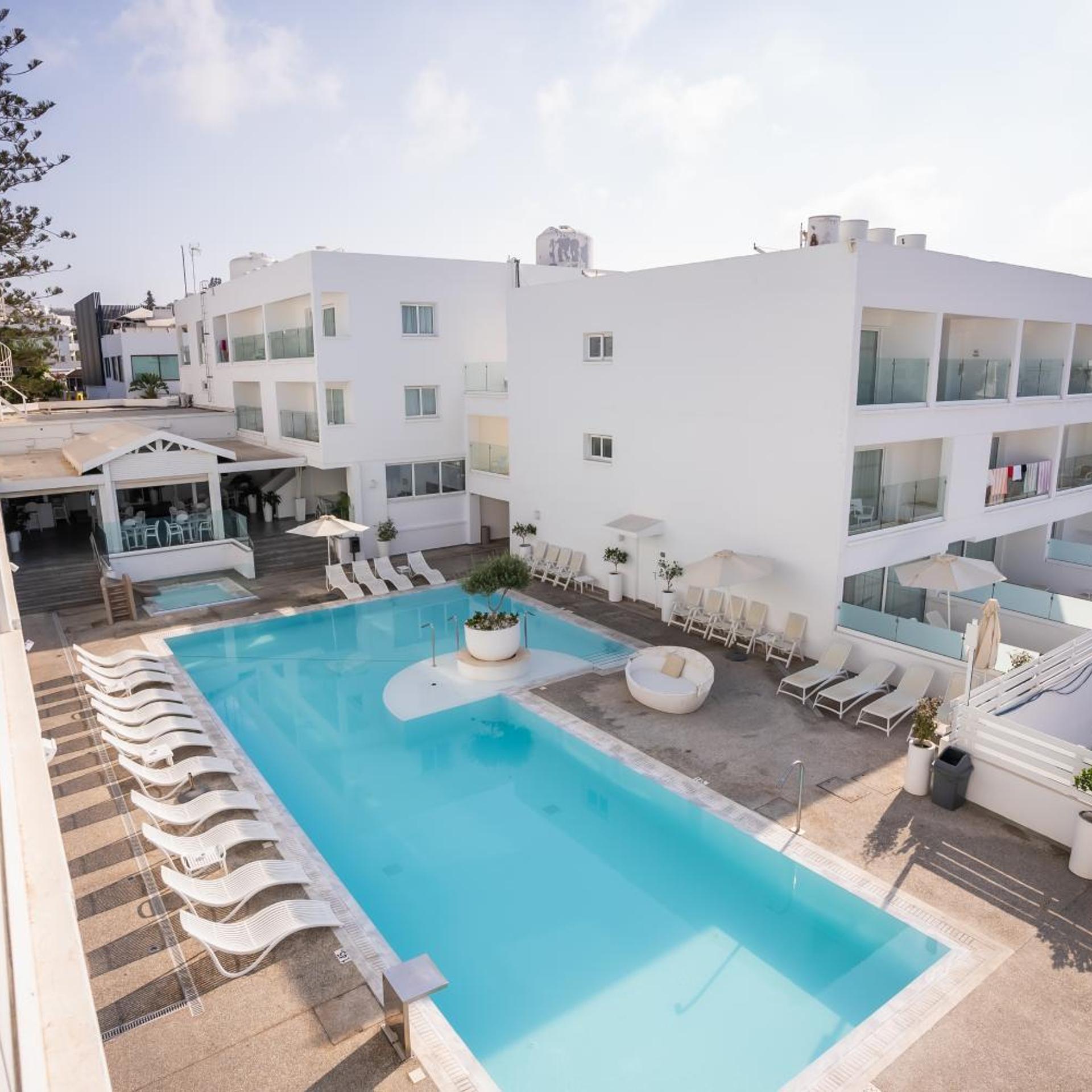 Liquid Hotel Apartments 57/62