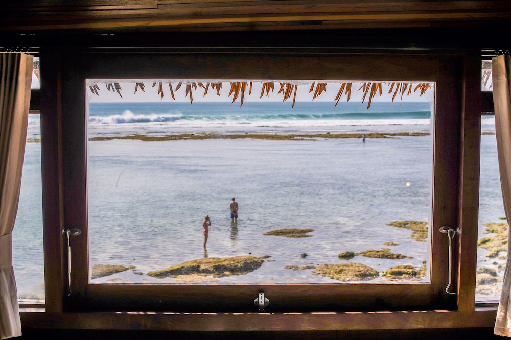 Le Cliff Bali 66/79