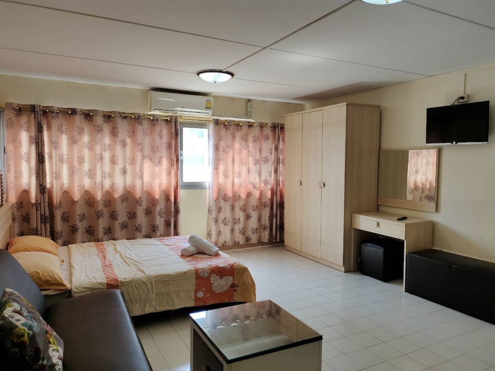 Muangthong Inn 4/25