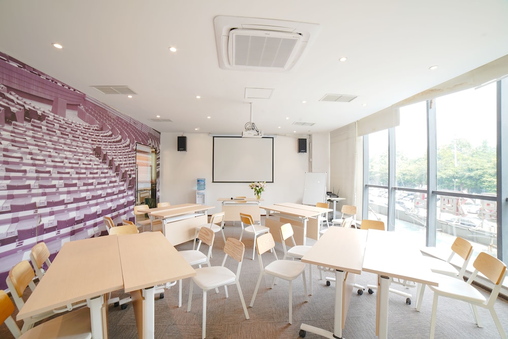 Ibis Chengdu Kehua 34/39