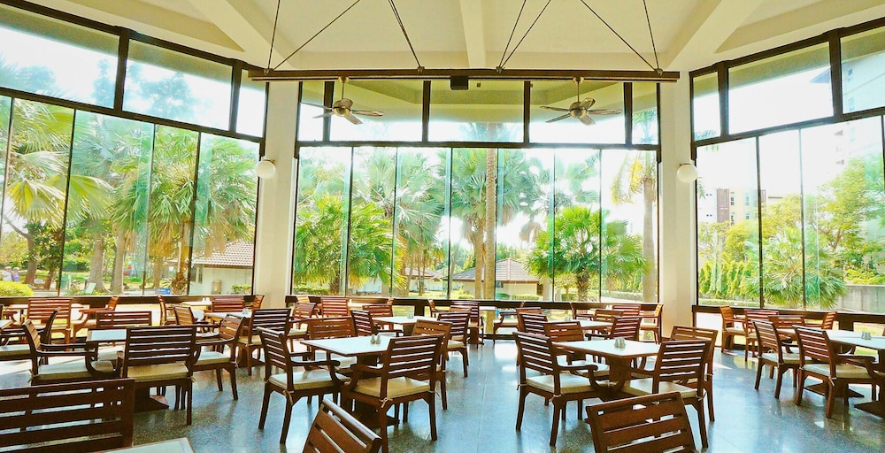 PATTAYA PARK BEACH RESORT 35/50