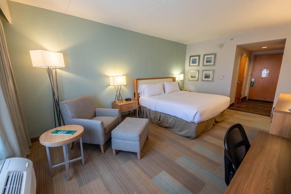 Holiday Inn Manahawkin/Long Beach Island 25/73