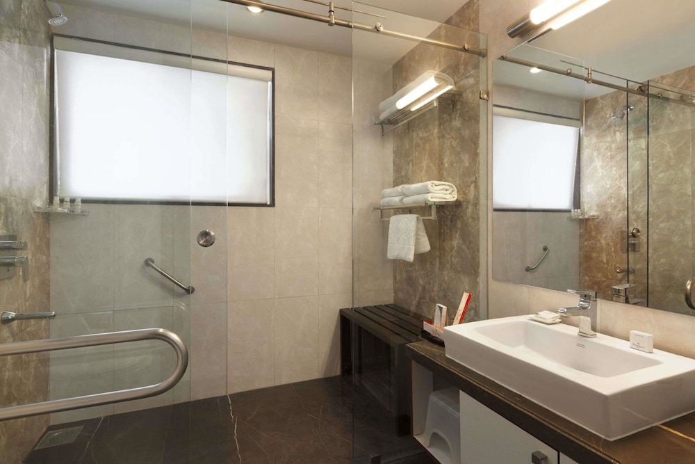 Ramada by Wyndham Ahmedabad 19/46