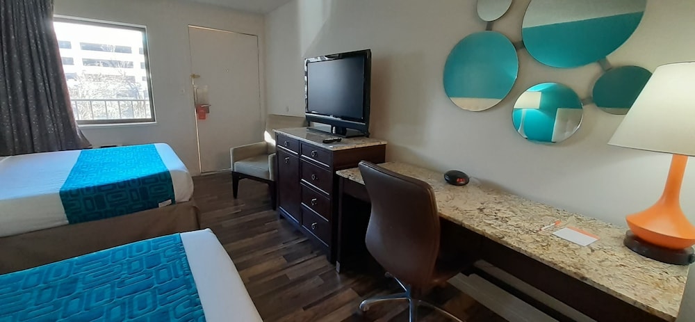 Howard Johnson by Wyndham Reno Downtown 15/16