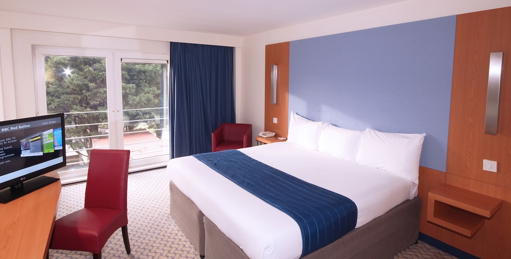 Ramada by Wyndham London North M1 12/40