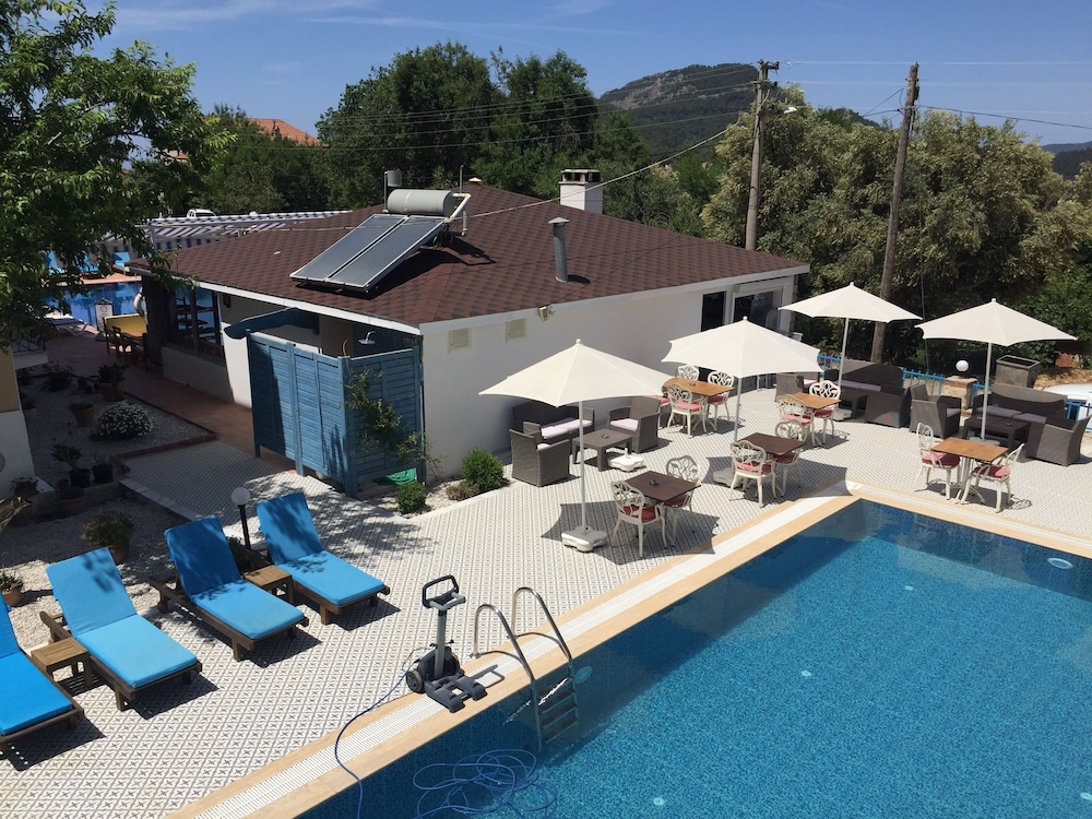 Pegasus Hotel & Villa 42/50