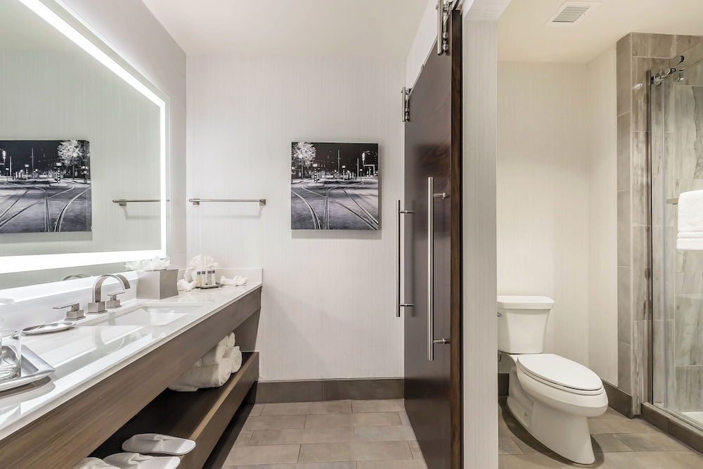 Hu Hotel Memphis 48/50