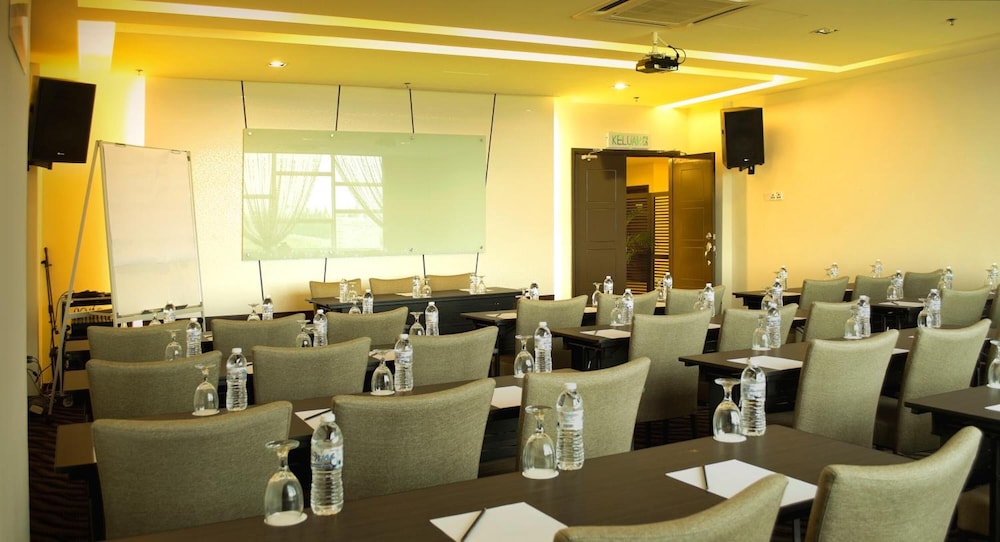 Marvelux Hotel 32/44