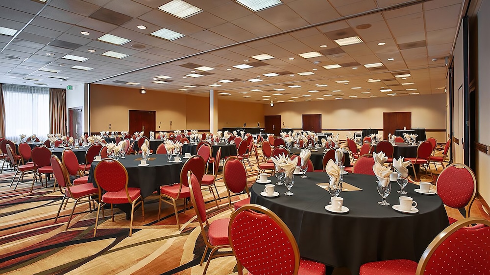 University Place Hotel Conference Center 44/51