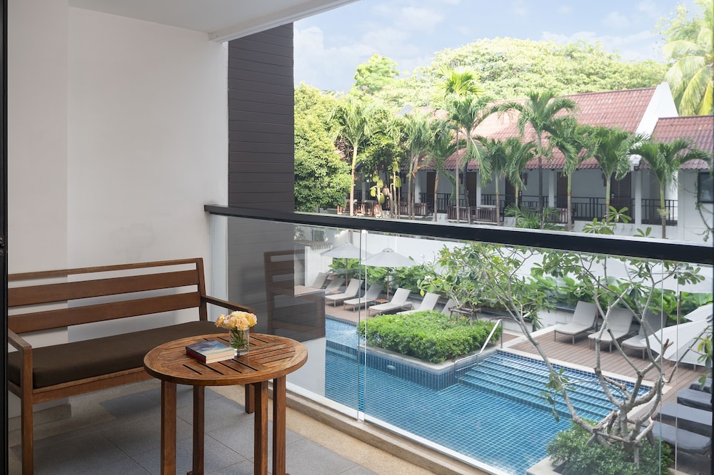 Woodlands Suites Serviced Residences 22/50