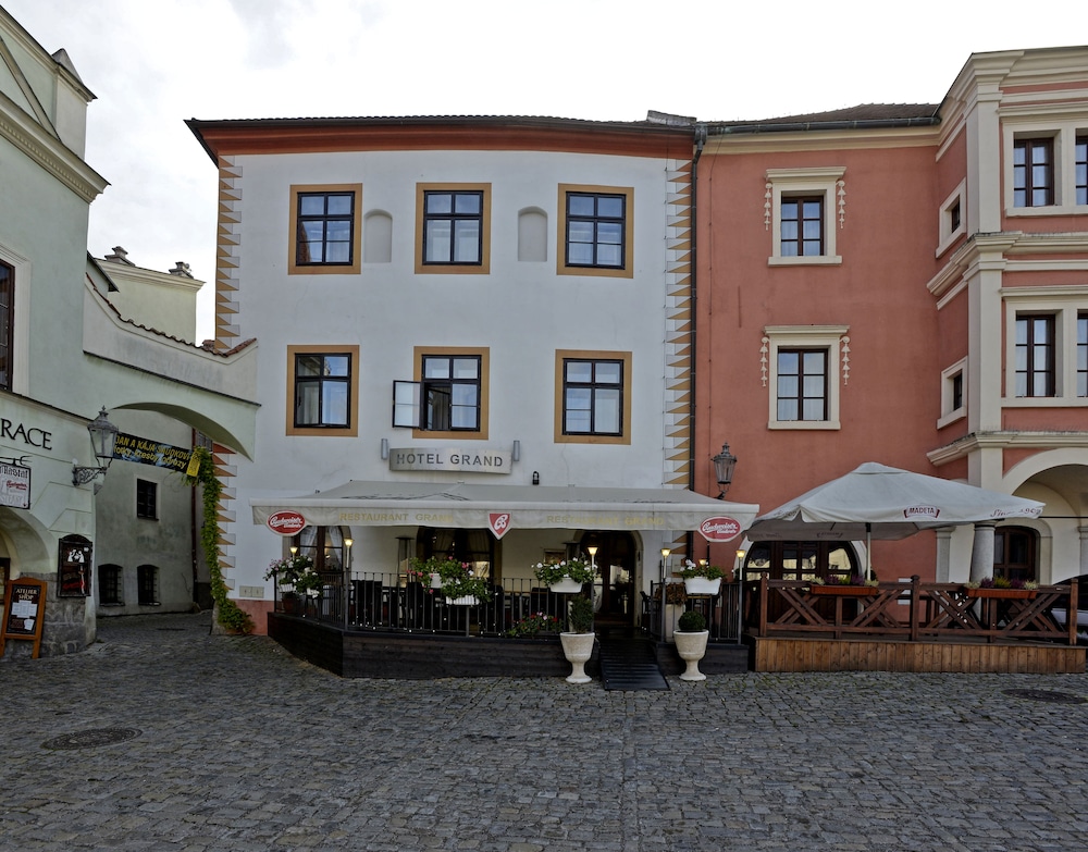 Grand Hotel 37/47