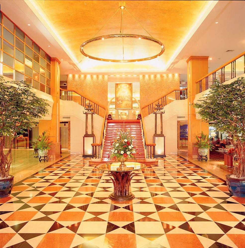 Indra Regent Hotel 13/82