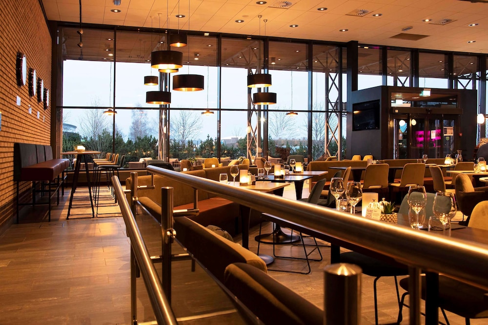 Park Inn By Radisson Oslo Airport Hotel West 42/75