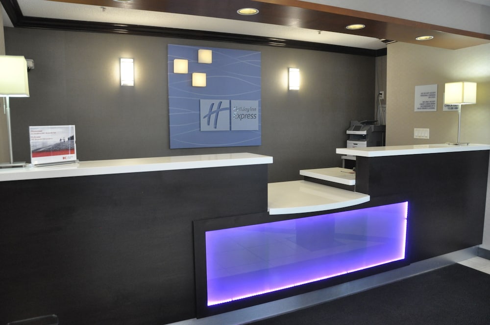 Holiday Inn Express Barrie 8/75