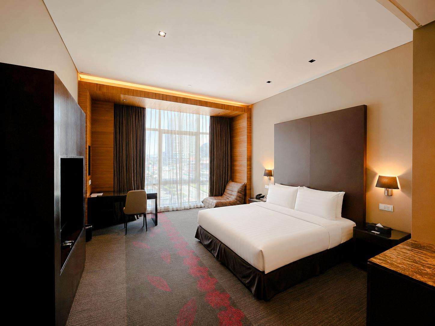 SUPERIOR, KING BED