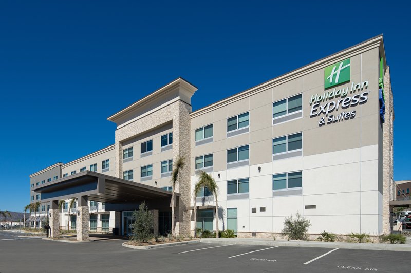 Holiday Inn Express & Suites Murrieta 47/49