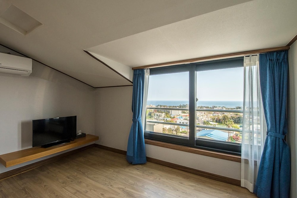 W Ocean Pension 27/31