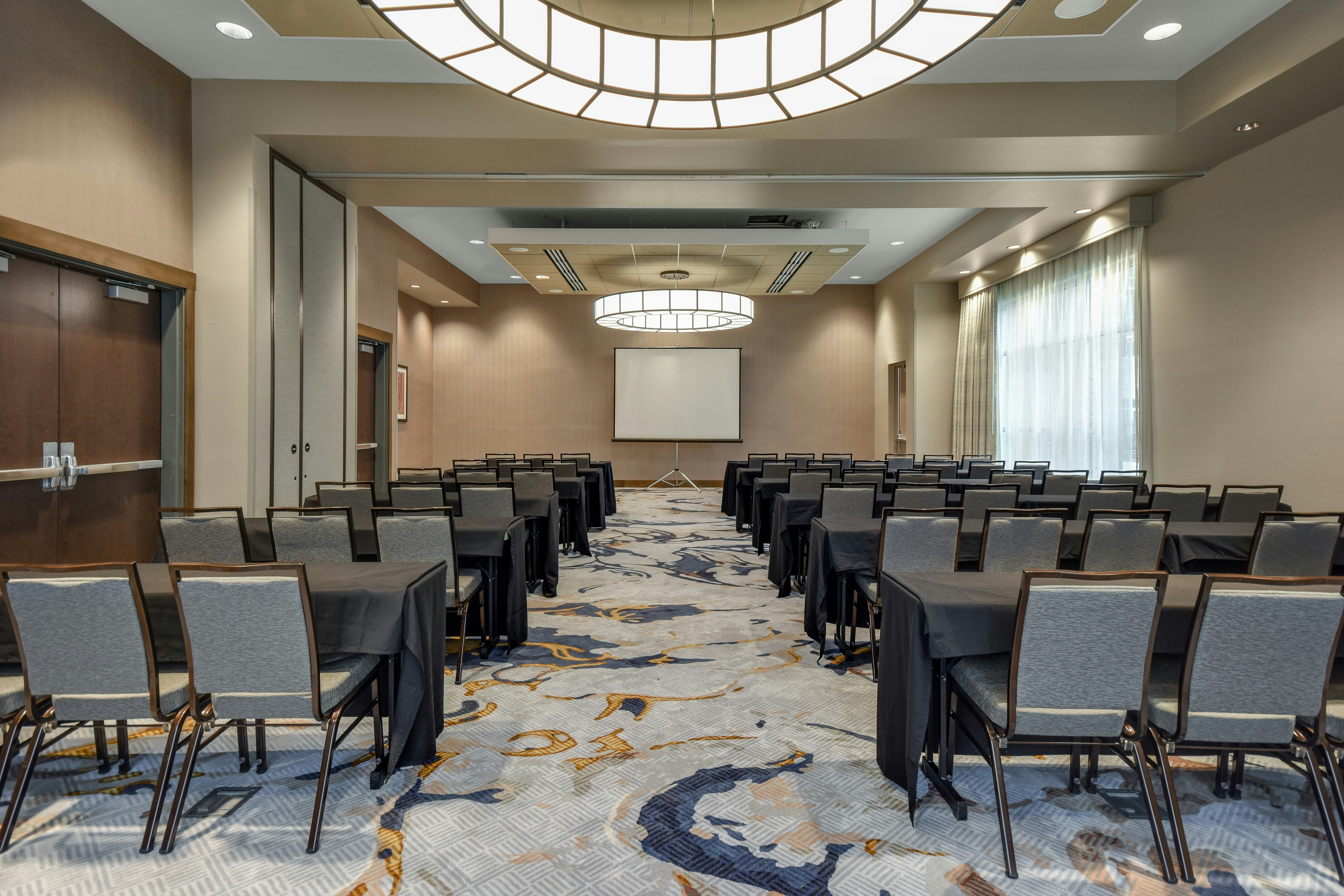 Embassy Suites by Hilton Jonesboro Red Wolf Convention Center 52/60