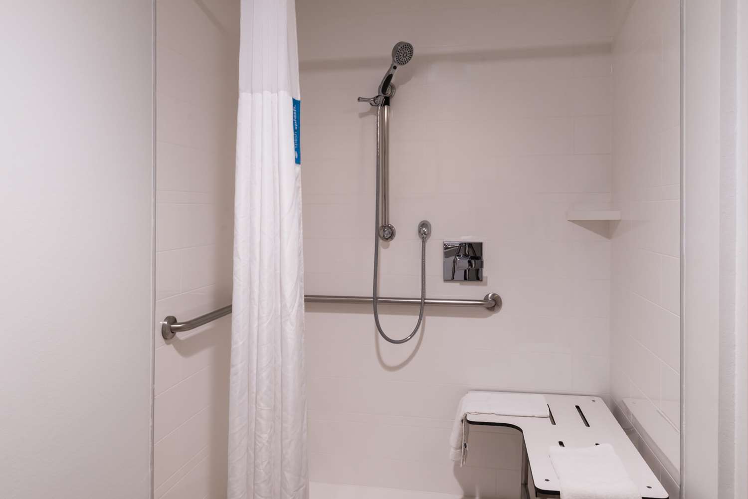 Hampton Inn Channel Islands Harbor 65/65