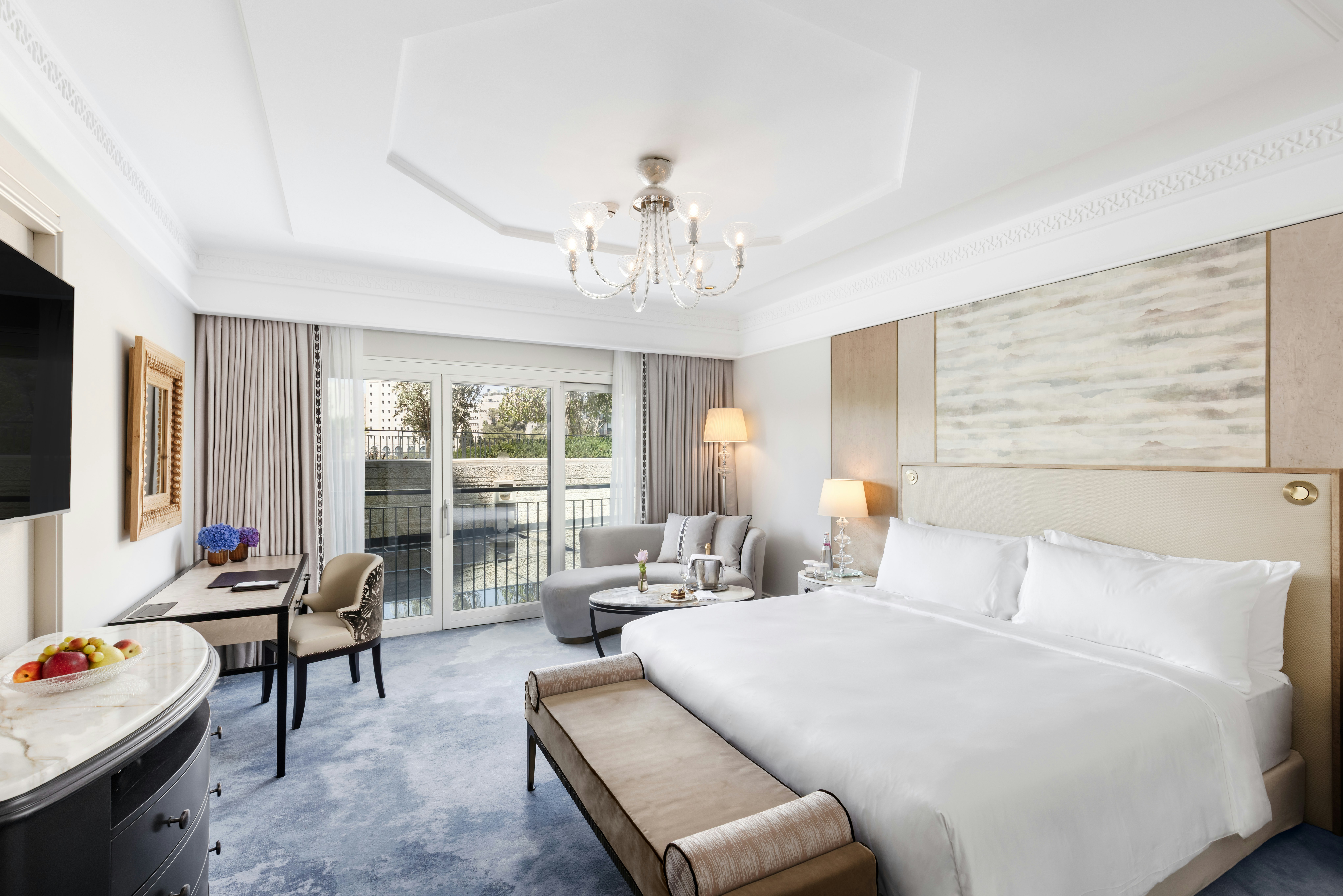PREMIER, DELUXE, KING BED