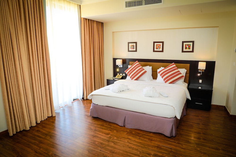Oryx Hotel 12/67