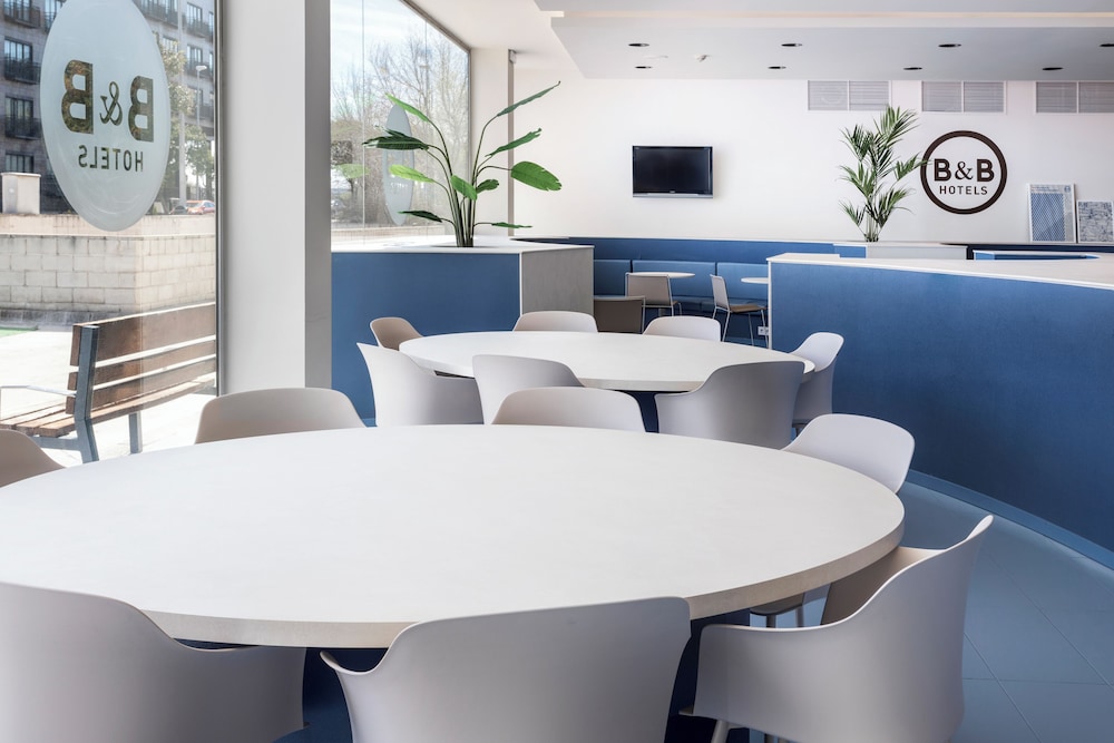 B&B HOTEL Madrid Aeropuerto T1 T2 T3 19/24